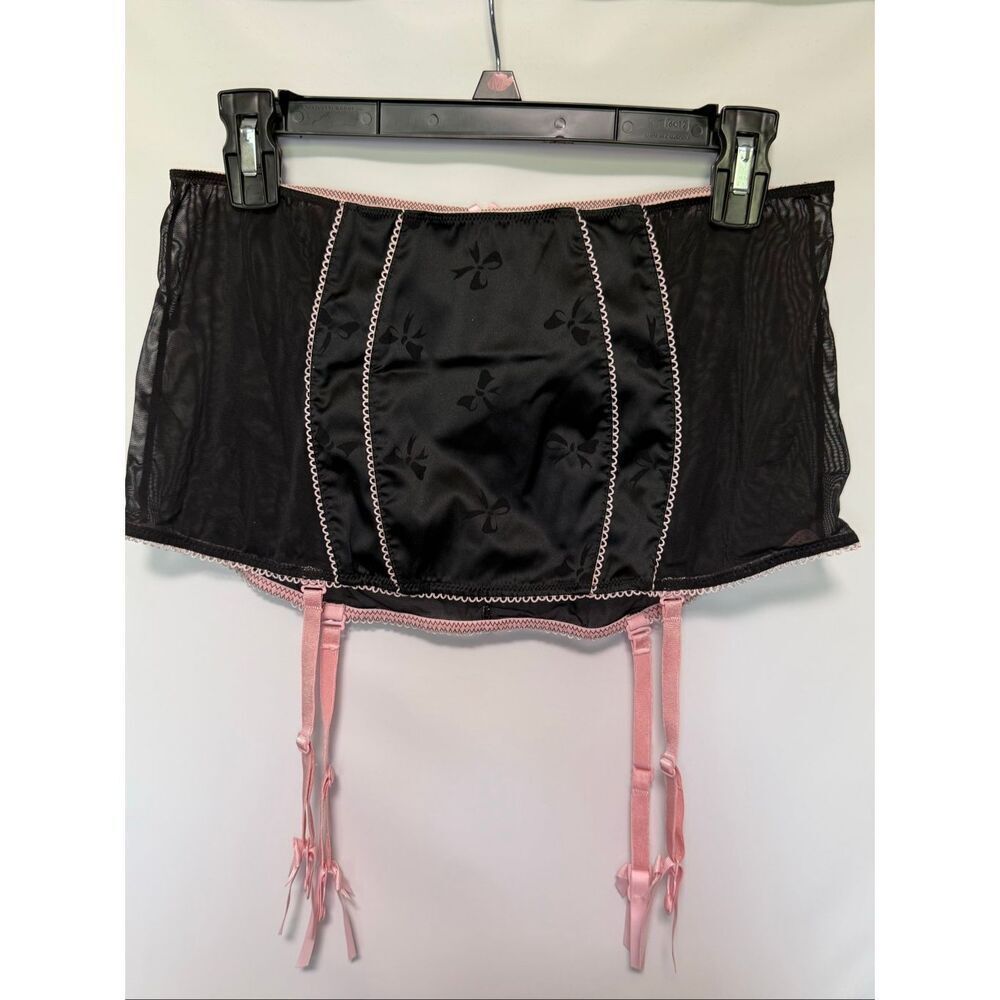 Victoria’s Secret sexy little things black pink garter skirt size large NWT